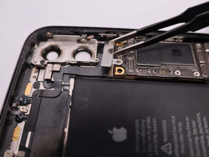 Замена антенны Wi-Fi / GSM iPhone 11 Pro